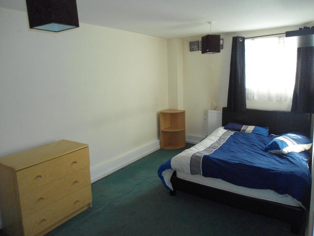 Parkland Road, Wood Green, London, N22 6ST